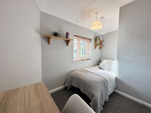 BEDROOM- click for photo gallery